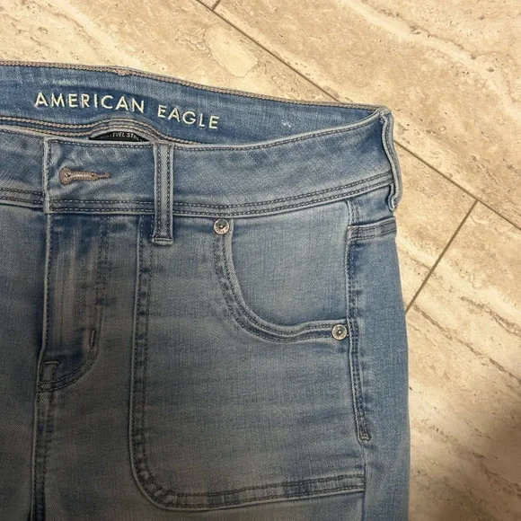 American Eagle Outfitters Women's Blue Distressed Jeans - Picture 4 of 6